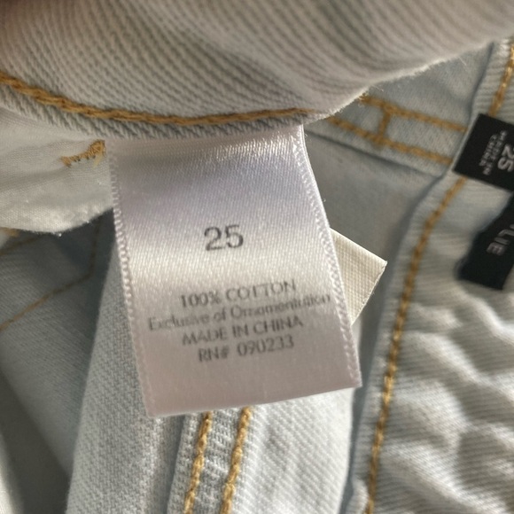 Kendall & Kylie roses embroidered jeans light wash distressed size 25 - Picture 11 of 11